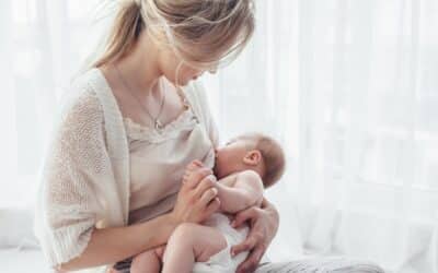 The Pros and Cons of Breastfeeding vs. Formula Feeding: Which is Right for You and Your Baby?