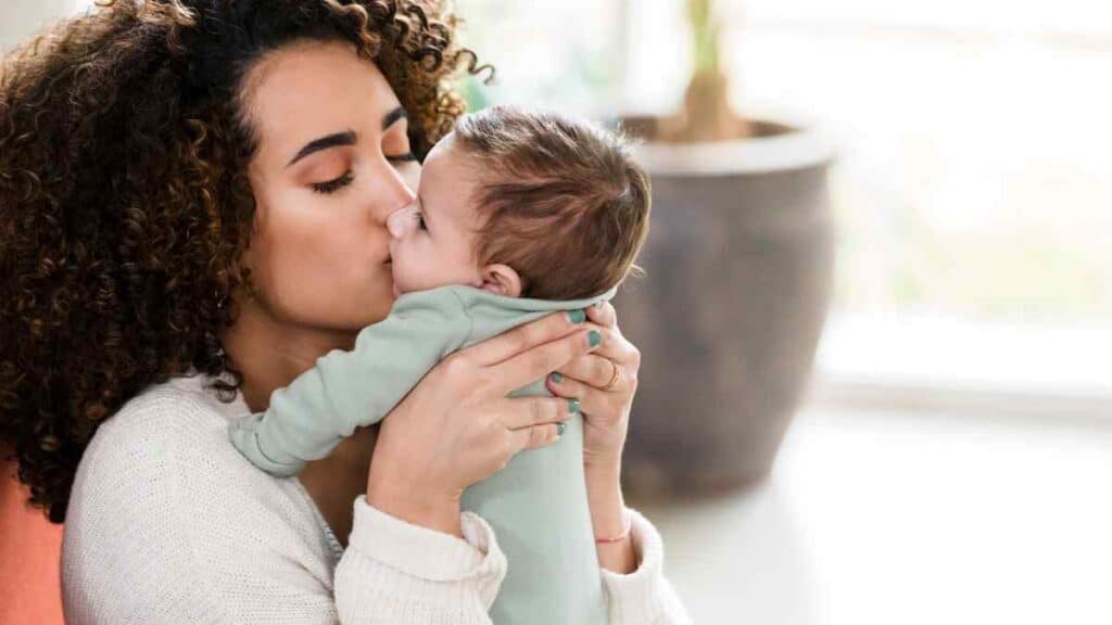 Formula feeding of a mother.