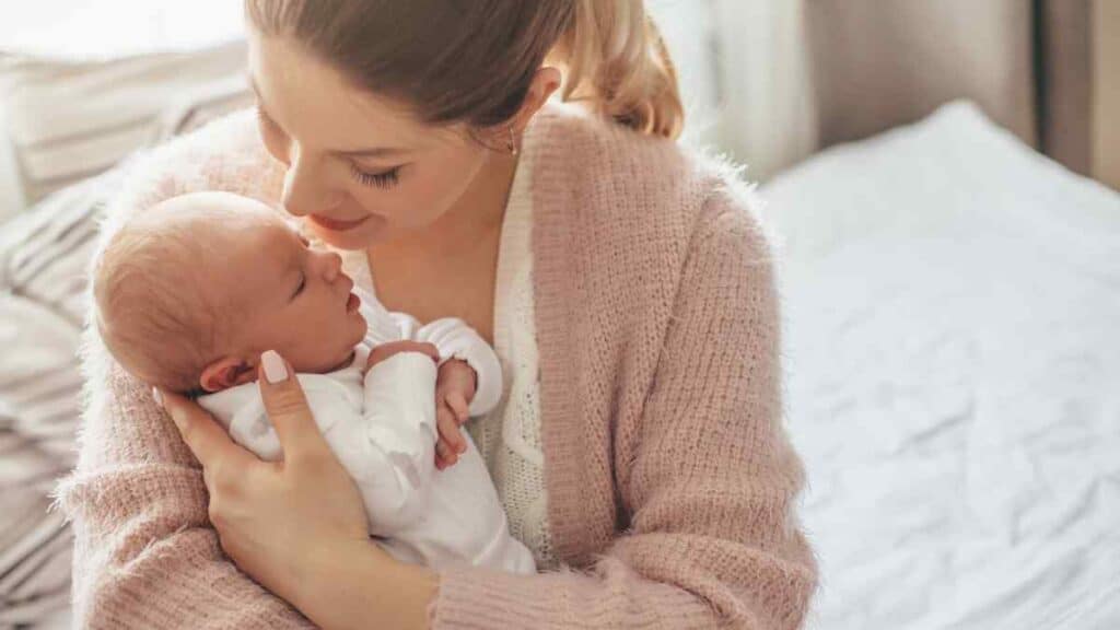 A happy mother after formula feeding.