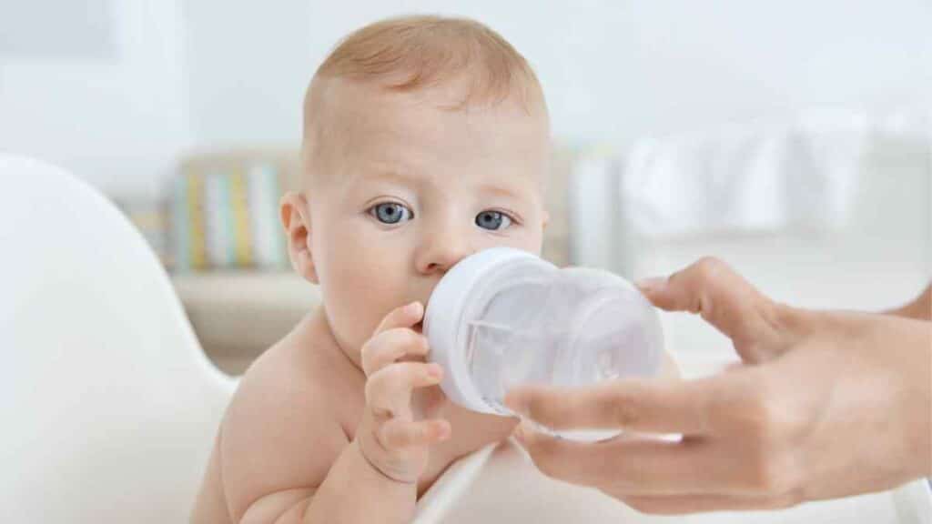 baby drinks water