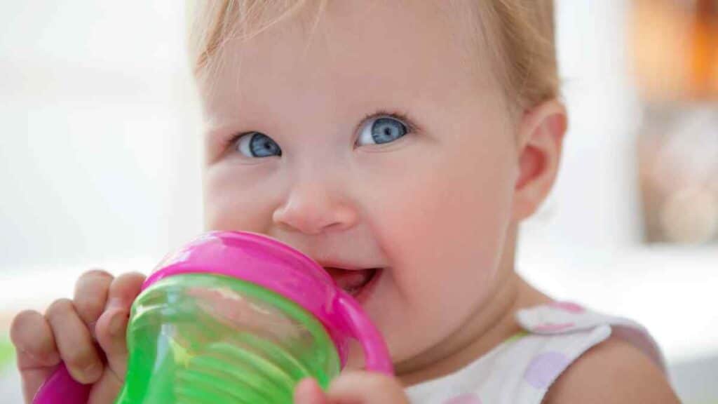 can-a-6-month-old-have-water-understanding-the-guidelines-baby-water