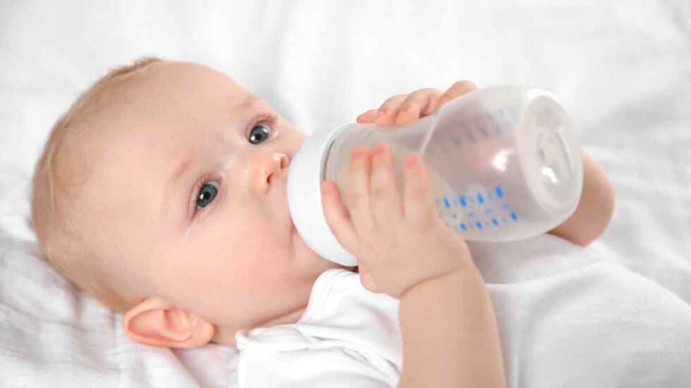Can Newborns Drink Water? The Risks and Benefits Baby Water
