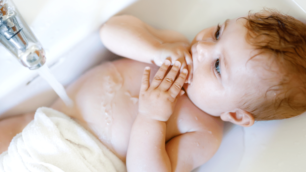 baby bathing