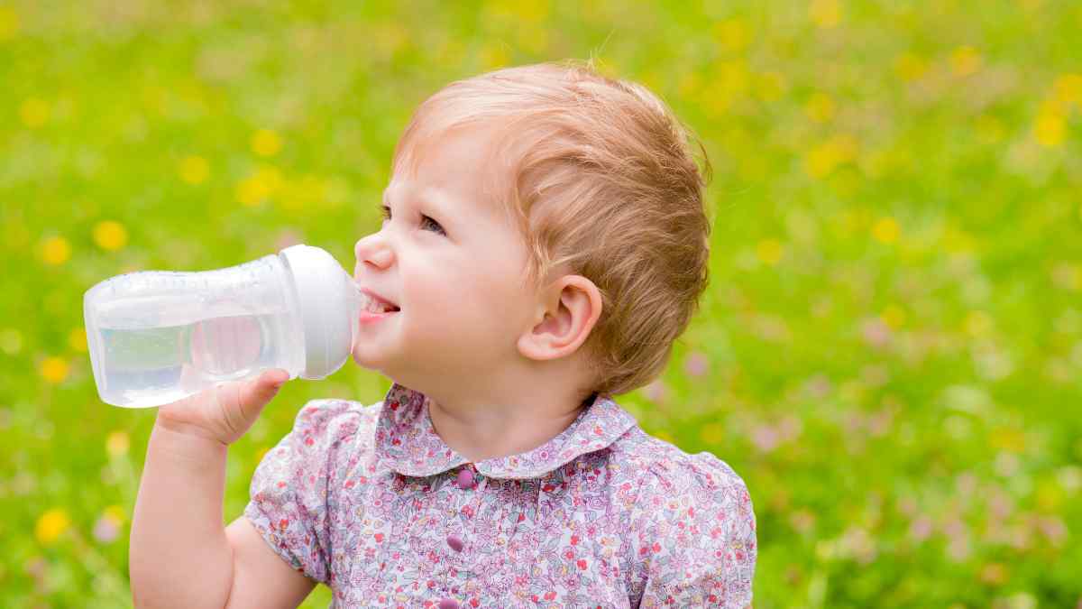 when-can-my-baby-drink-water-tips-for-new-parents-baby-water